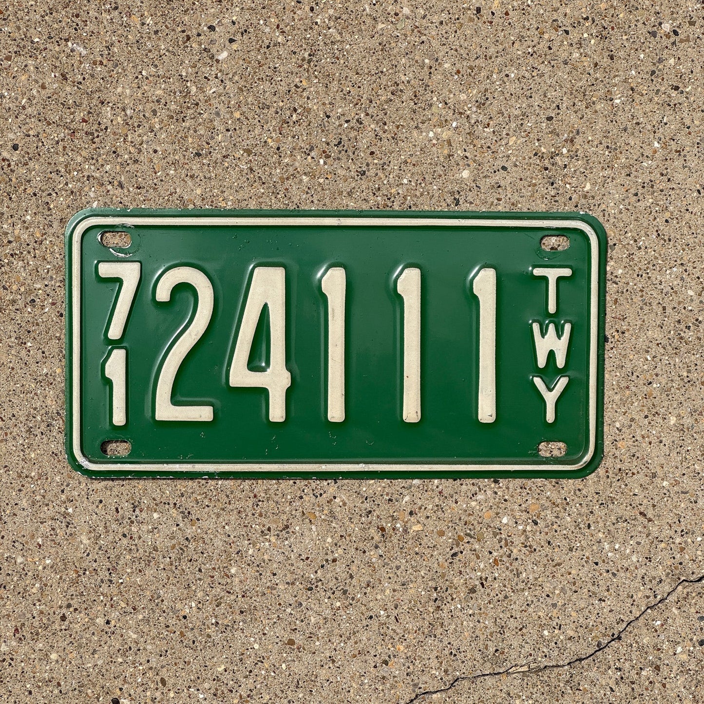 Photo of a 1971 New York Thruway License Plate Auto Tag Garage Decor Vintage Repeat Repeating 24 111