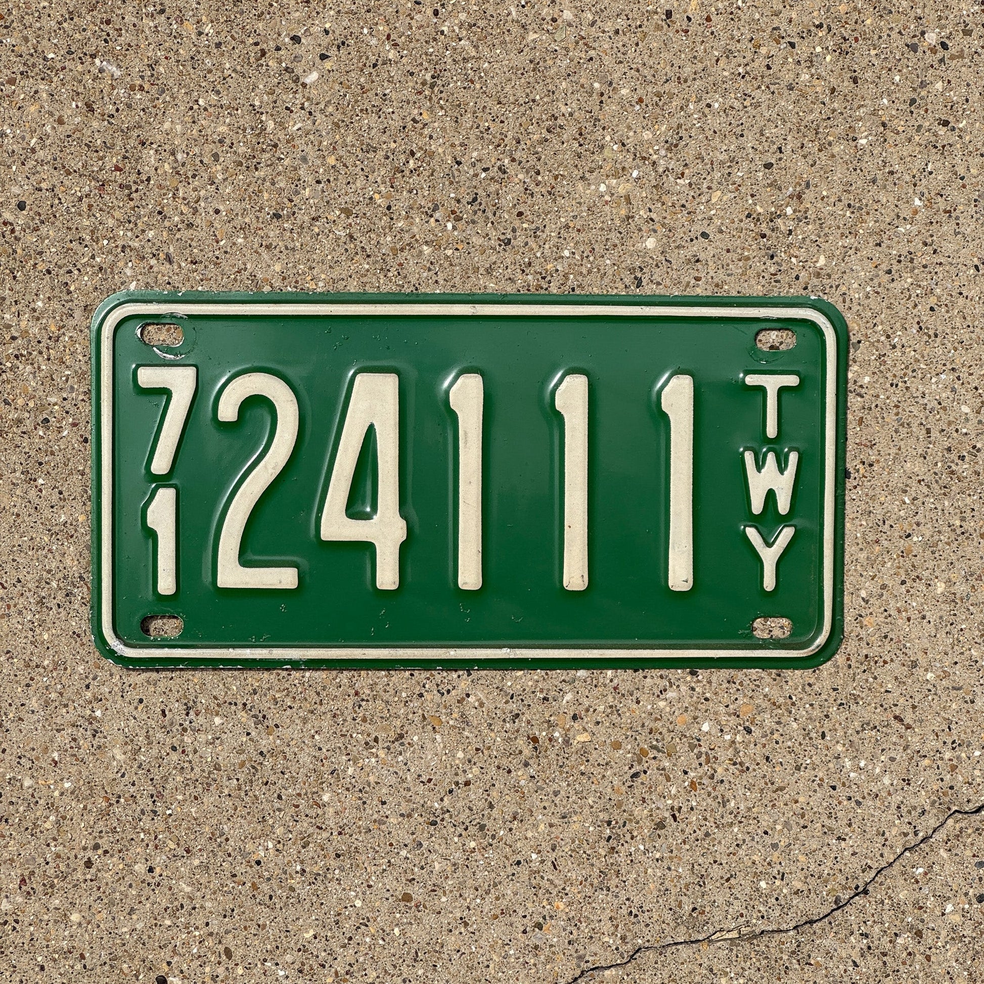 Photo of a 1971 New York Thruway License Plate Auto Tag Garage Decor Vintage Repeat Repeating 24 111