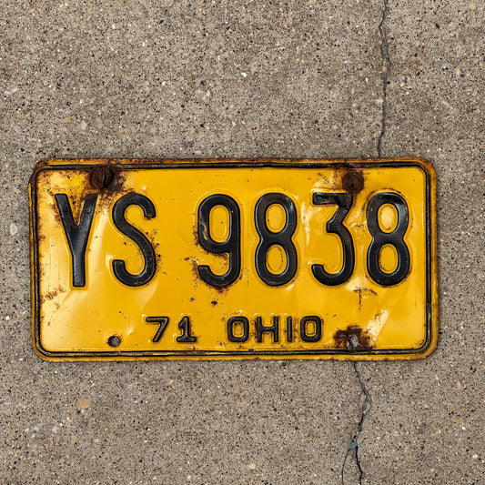 Photo of a 1971 Ohio License Plate Auto Tag Garage Decor Vintage YS 9838 with original patina