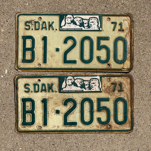 Photo of a 1971 South Dakota License Plate Pair Auto Tag Garage Decor Vintage Minnehaha B1 2050