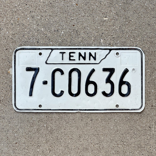 Photo of a 1971 Tennessee License Plate Auto Tag Garage Decor Vintage 7 C0636 with original patina