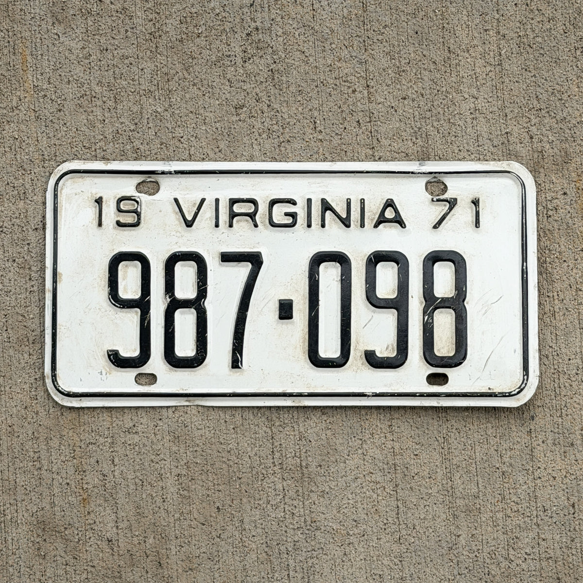 Photo of a 1971 Virginia License Plate Auto Tag Garage Decor Vintage 987 098 with original patina