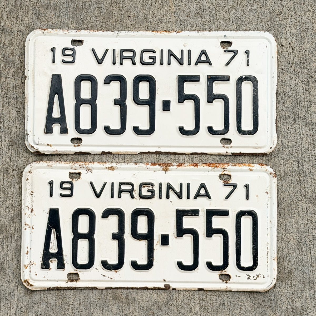 Photo of a 1971 Virginia License Plate Pair Auto Tag Garage Decor Vintage A839 550 with original patina