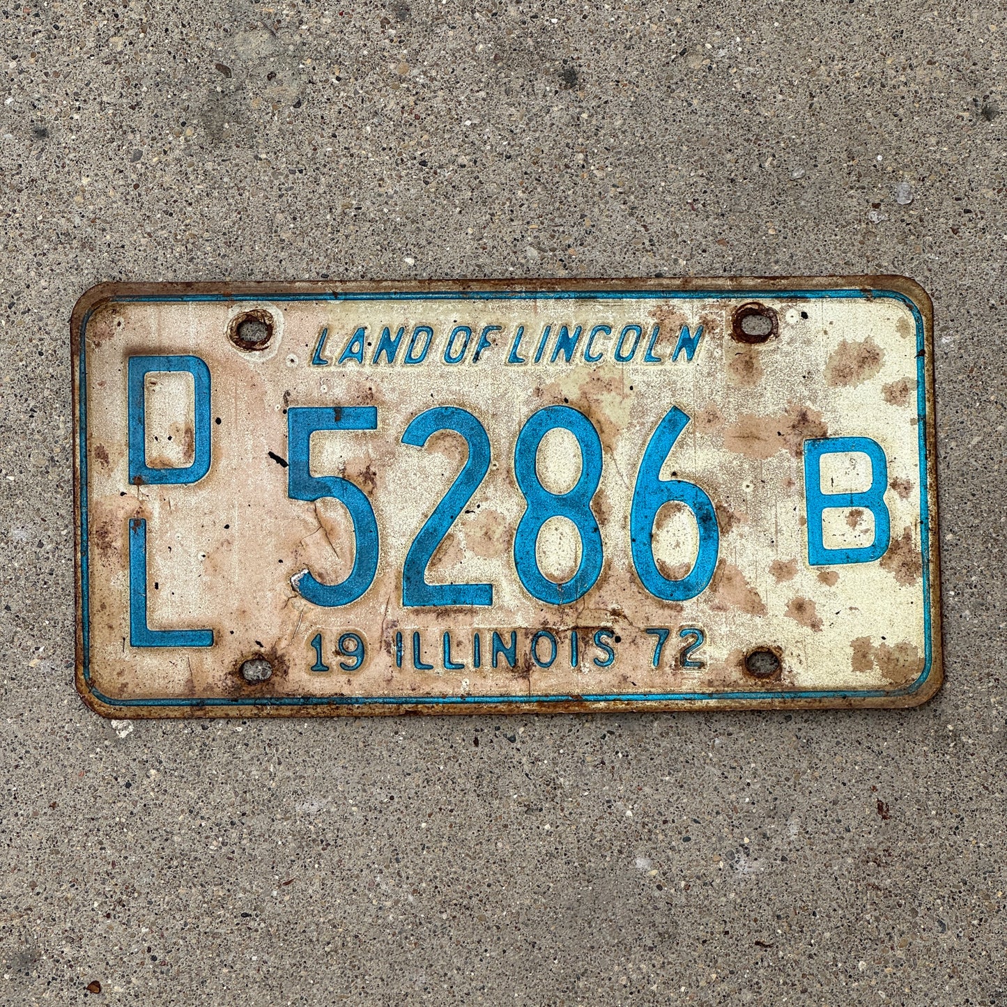 Photo of a 1972 Illinois Dealer License Plate Auto Tag 2 Vintage Garage 5286 B with original patina