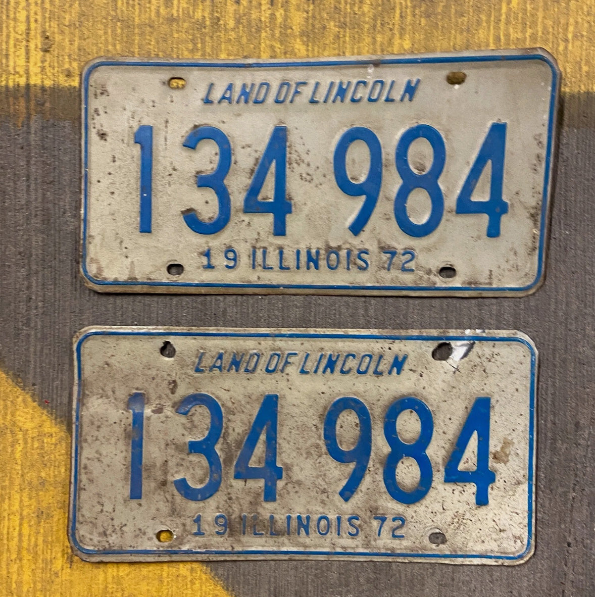 Photo of a 1972 Illinois License Plate Auto Tag Garage Decor Vintage 134 984
