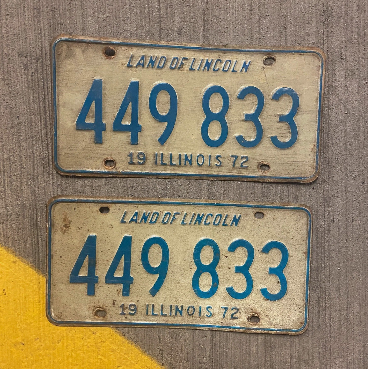 Photo of a 1972 Illinois License Plate Auto Tag Garage Decor Vintage 449 833