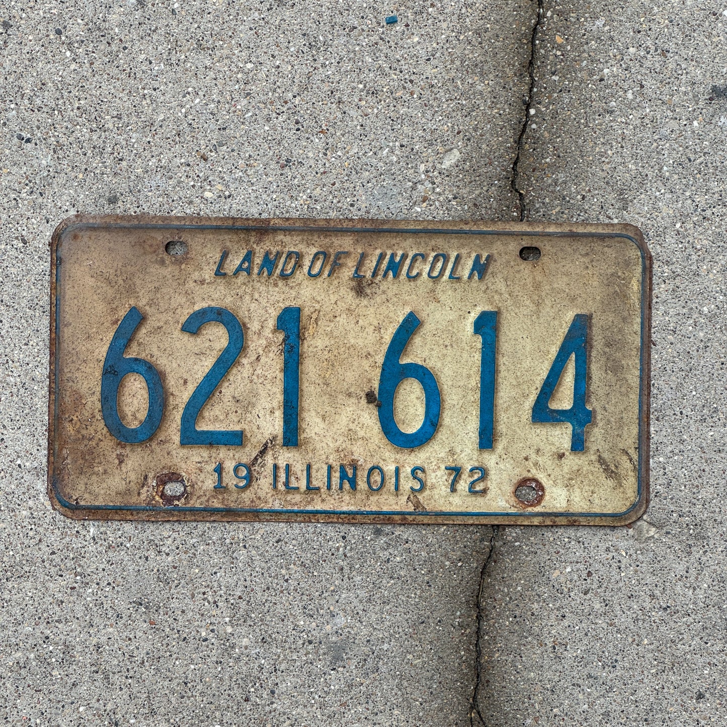 Photo of a 1972 Illinois License Plate Auto Tag Garage Decor Vintage 621 614 with original patina