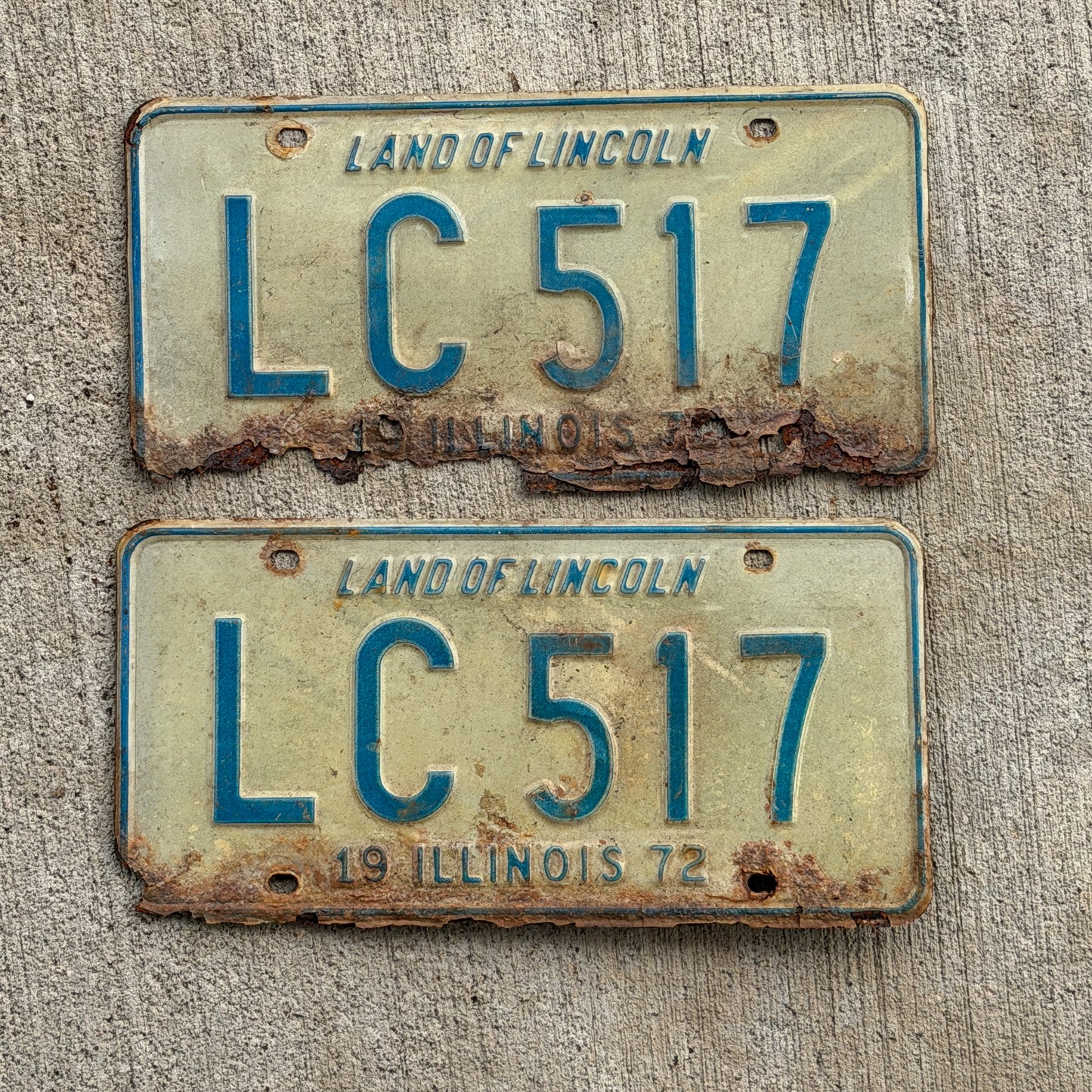 Photo of a 1972 Illinois License Plate Pair Auto Tag Garage Decor Vintage LC 517 with original patina