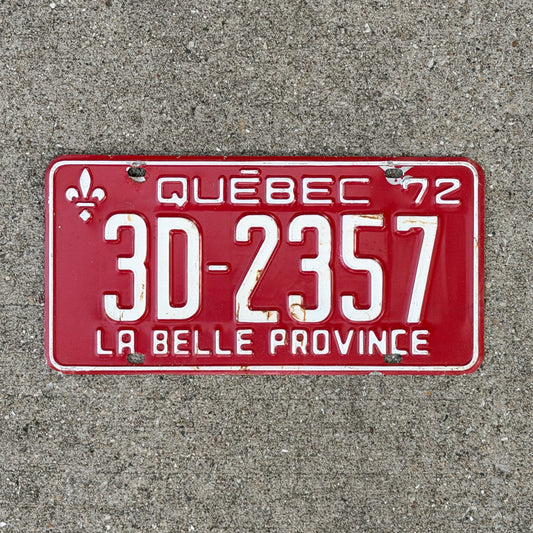 Photo of a 1972 Quebec License Plate Auto Tag Garage Decor Vintage 3D 2357 with original patina