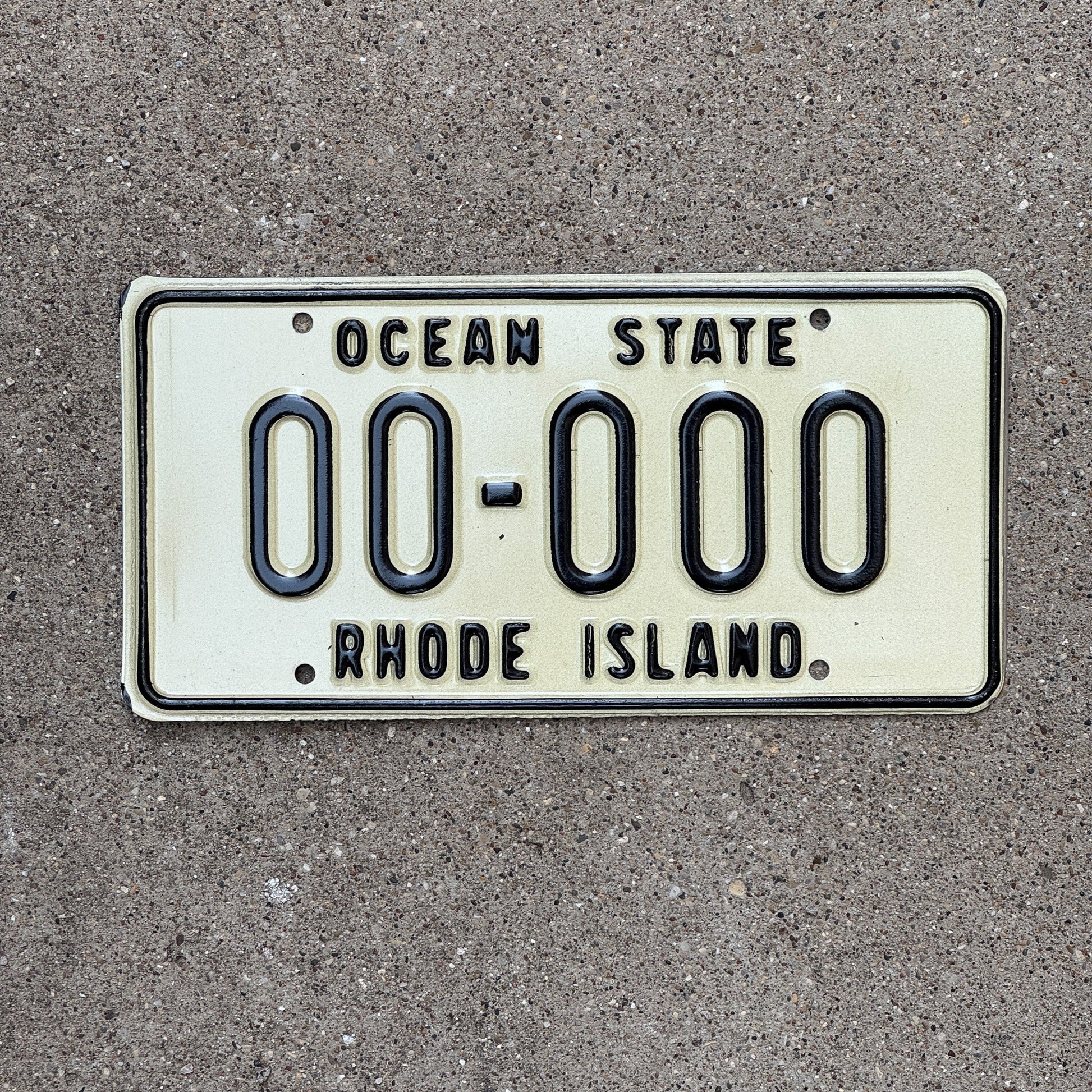 Photo of a 1972 Rhode Island SAMPLE License Plate Auto Tag Garage Decor Vintage 00 000