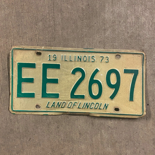 Photo of a 1973 Illinois License Plate Auto Tag Garage Decor Vintage EE 2697