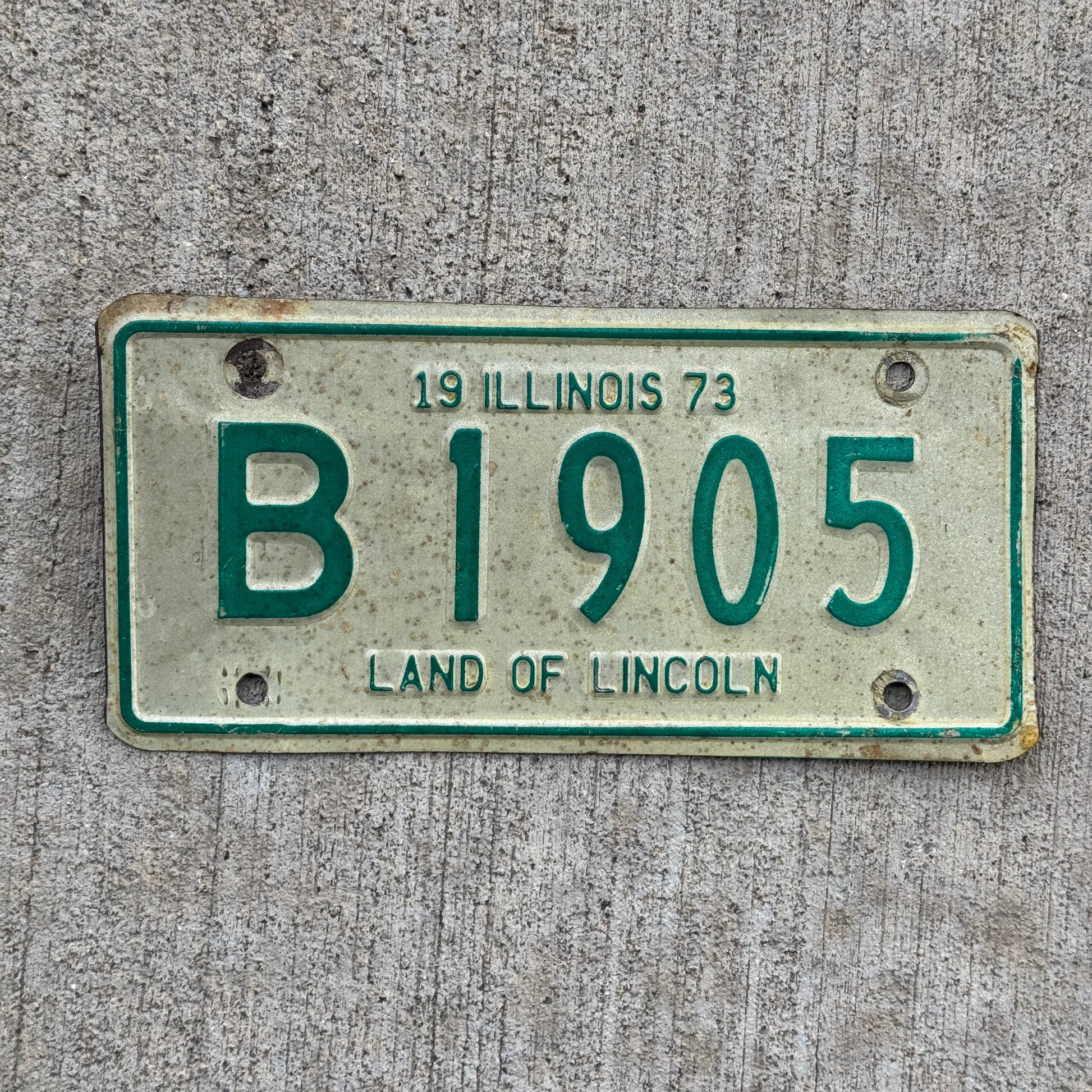 Photo of a 1973 Illinois MOPED License Plate Auto Tag Garage Decor Vintage B 1905