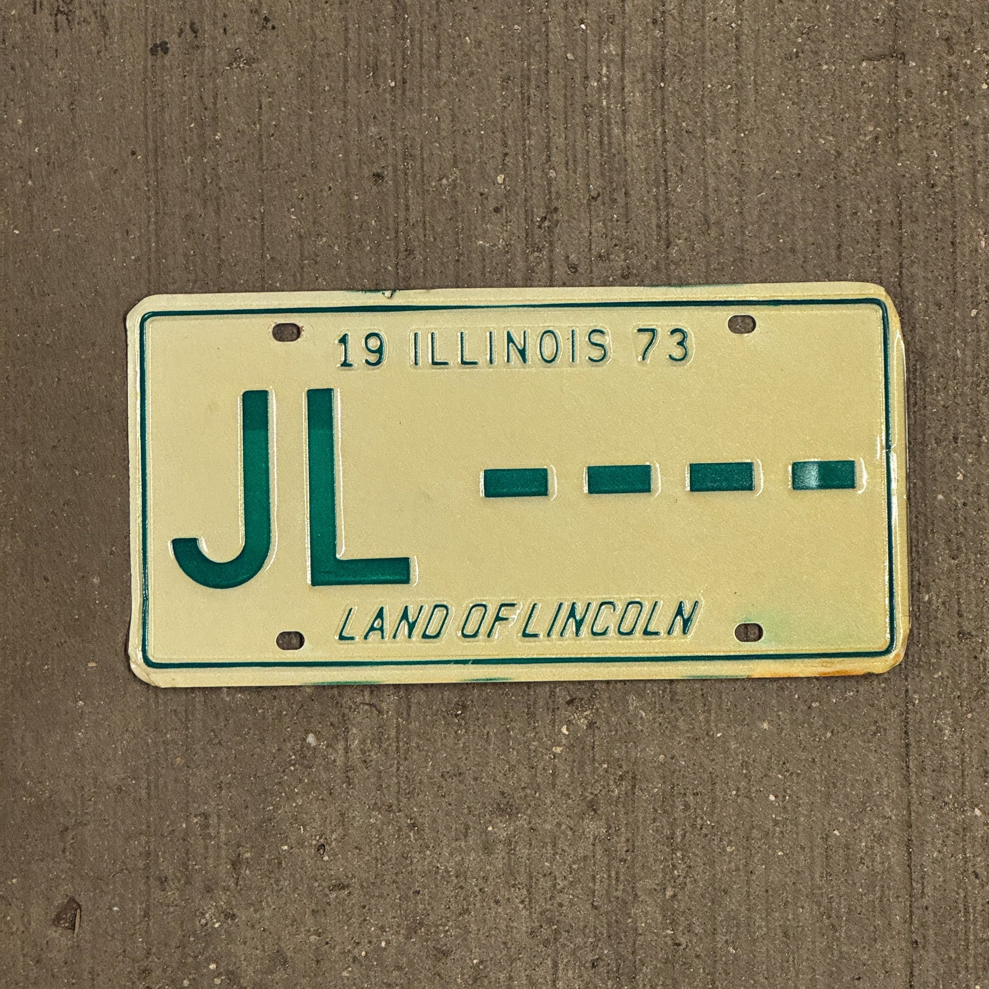 Photo of a 1973 Illinois SAMPLE License Plate Auto Tag Garage Decor Vintage JL