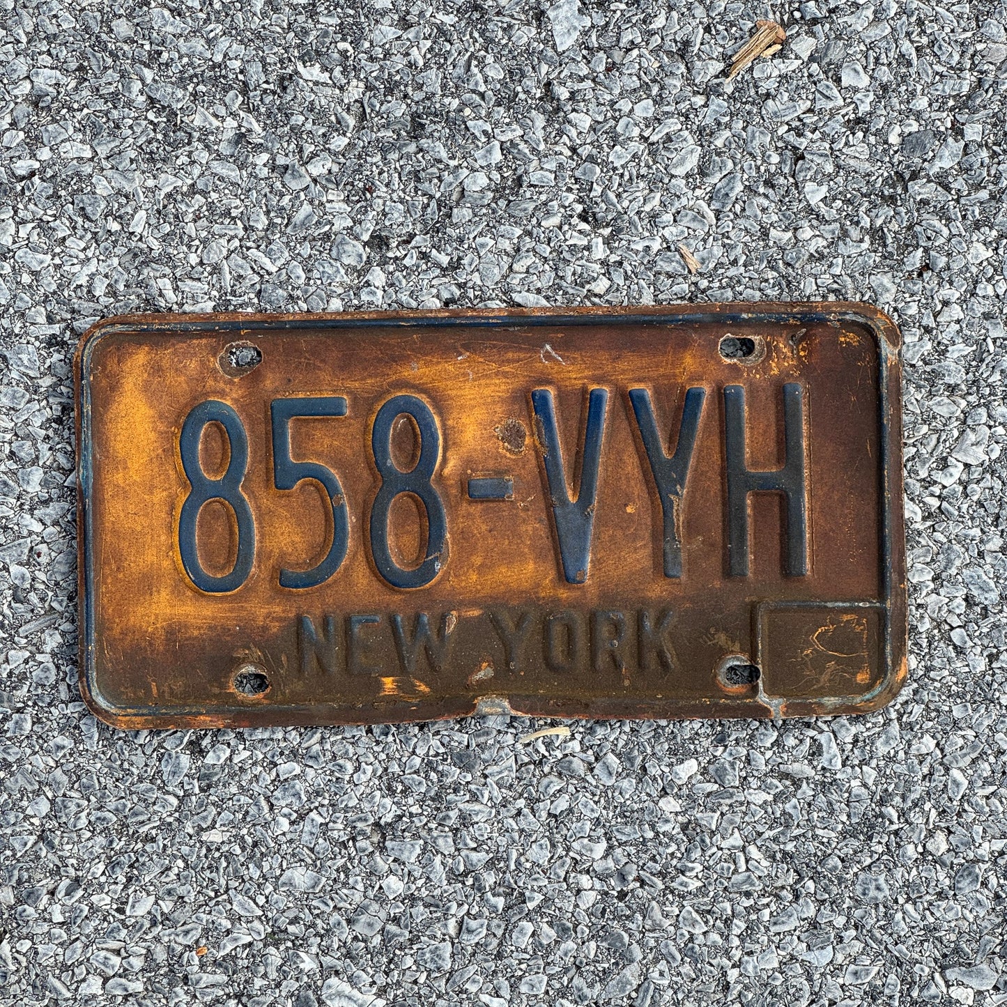 Photo of a 1973 New York License Plate Auto Tag Garage Decor Vintage 858 VYH