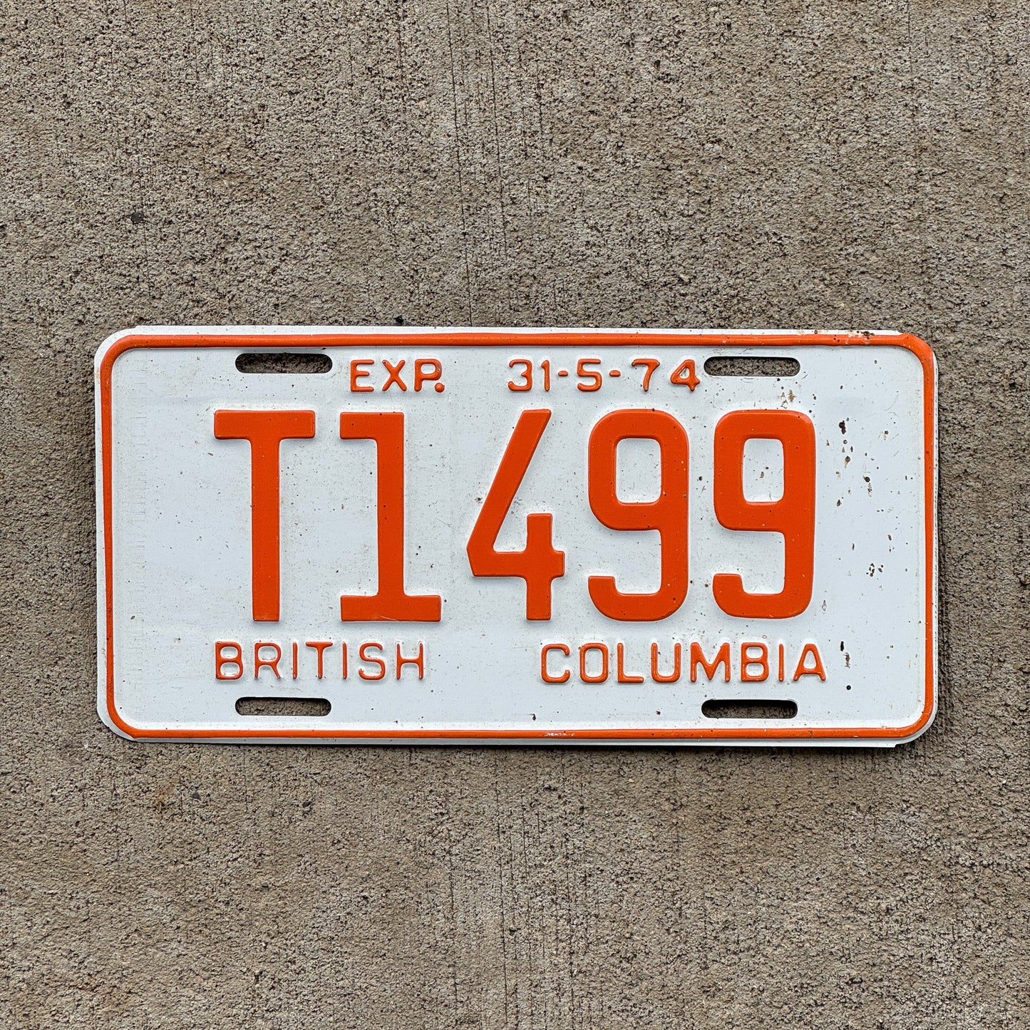Photo of a 1974 British Columbia LOGGING TRUCK License Plate Auto Tag Garage Decor Vintage T 1499