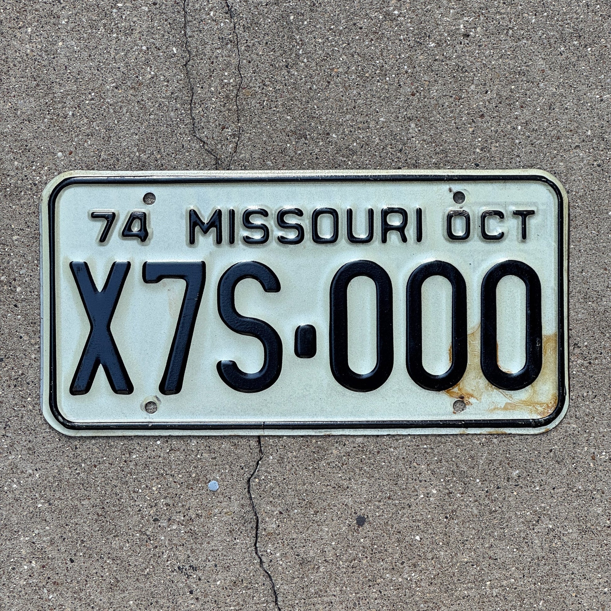 Photo of a 1974 Missouri License Plate Auto Tag 1 Garage Decor Fun Number X7S 000