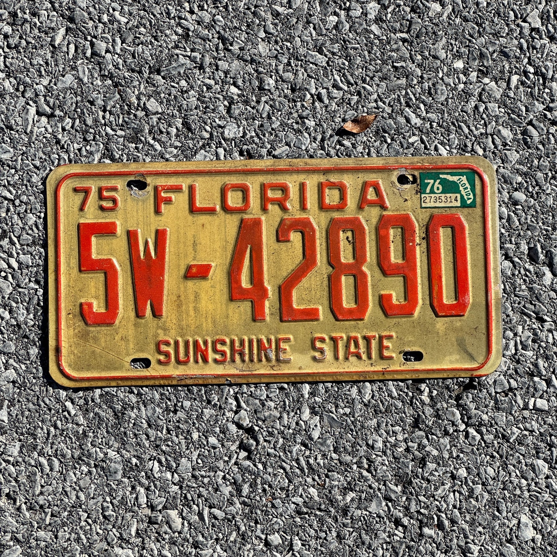Photo of a 1975 1976 Florida License Plate Auto Tag Garage Decor Vintage 5W 42890