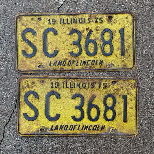 Photo of a 1975 Illinois License Plate Pair Auto Tag Garage Decor Vintage SC 3681