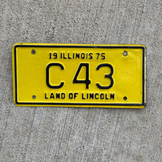 Photo of a 1975 Illinois MOTORCYCLE License Plate Auto Tag Garage Decor Vintage C 43