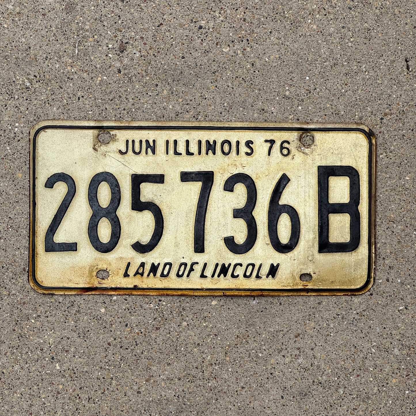 Photo of a 1975 Illinois Truck License Plate Auto Tag Garage Decor Vintage 285 736 B with original patina