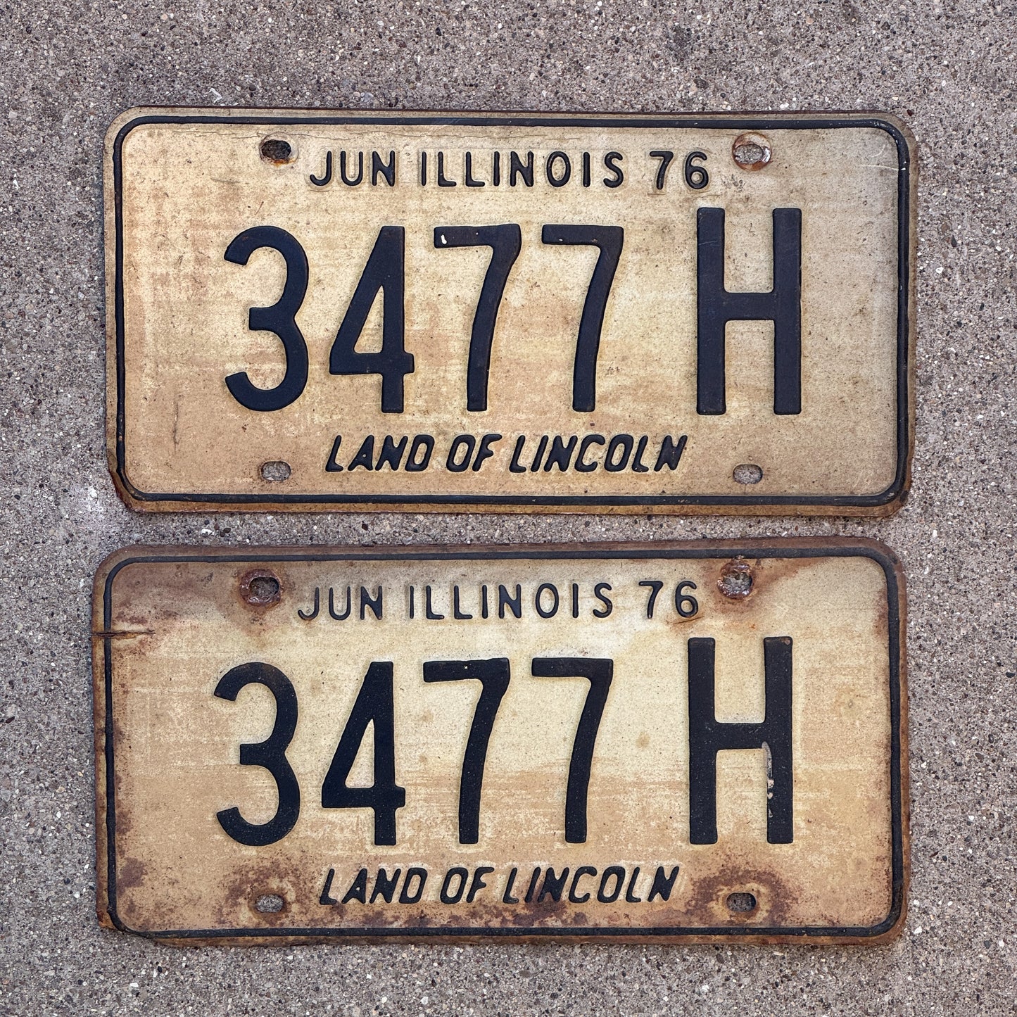 Photo of a 1975 Illinois Truck License Plate Pair Auto Tag Garage Decor Vintage 3477 H with original patina