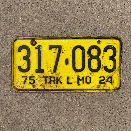 Photo of a 1975 Missouri License Plate Auto Tag Garage Decor Vintage 317 083