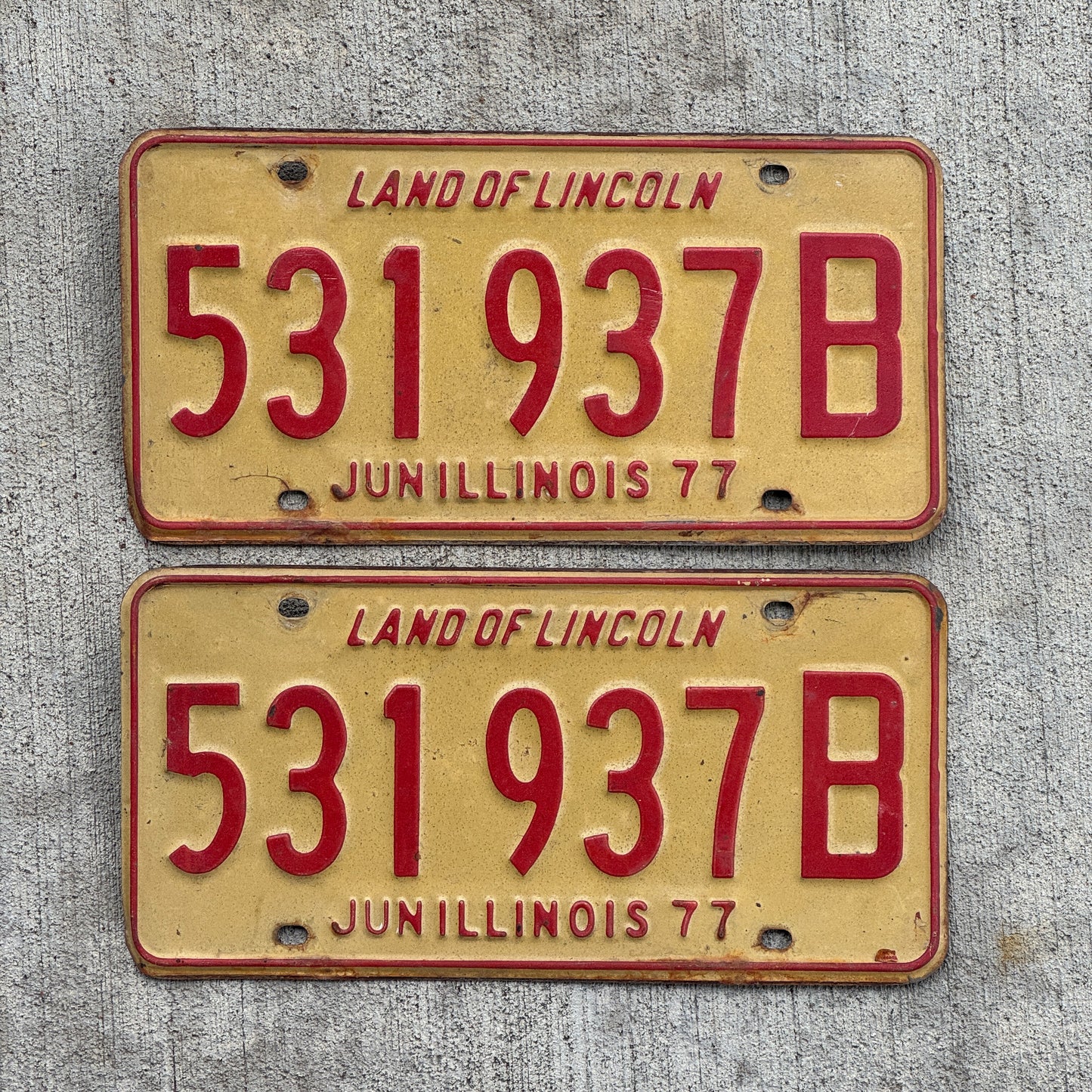 Photo of a 1976 1977 Illinois Truck License Plate Pair Auto Tag Garage Decor Vintage 531 937 B with original patina