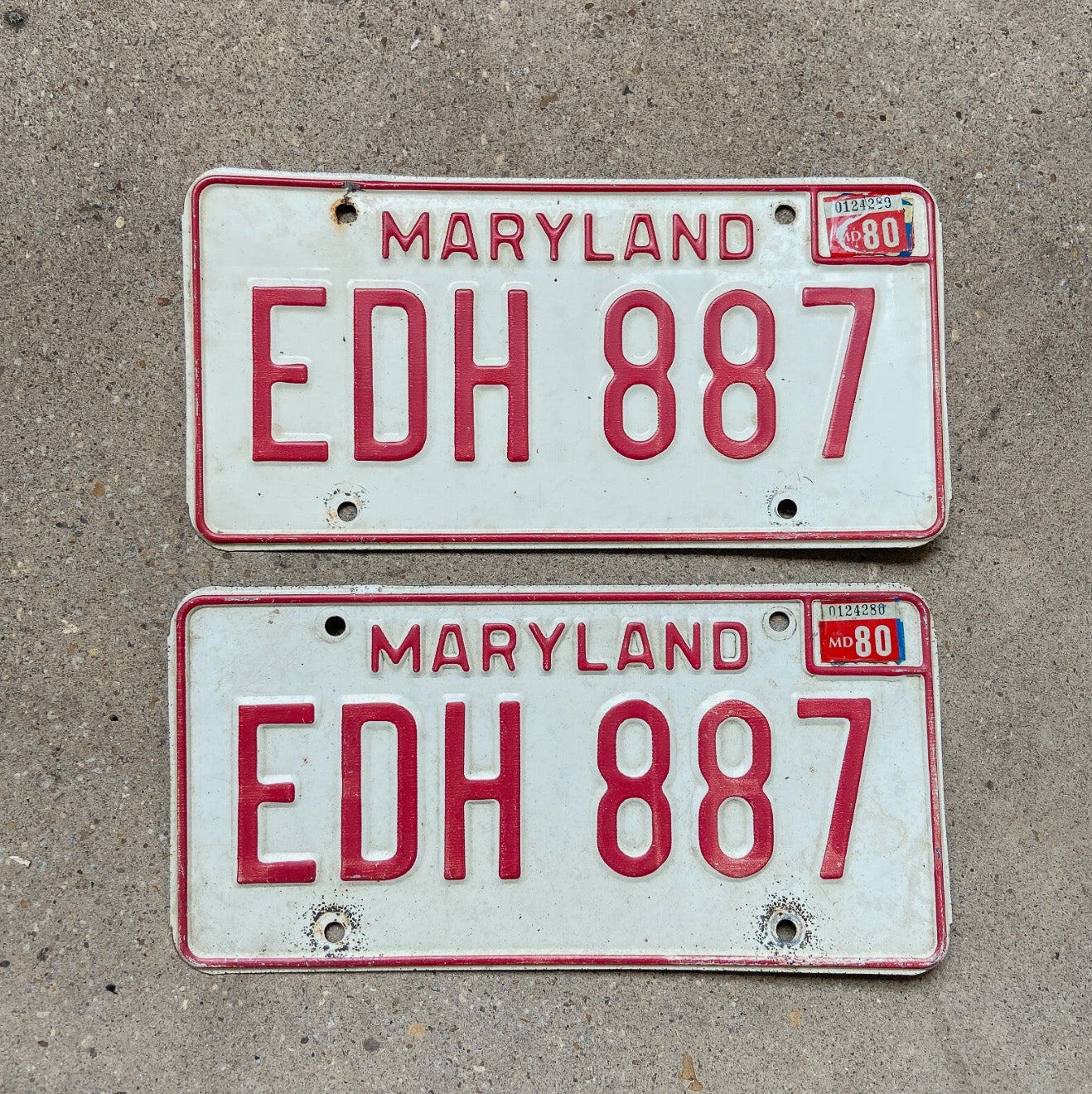 Photo of a 1976 1980 Maryland License Plate Pair Auto Tag Garage Decor Vintage EDH 887 with original patina
