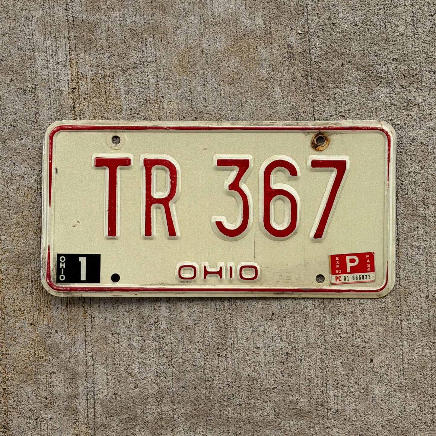 Photo of a 1976 1980 Ohio License Plate Auto Tag Garage Decor Vintage TR 367 with original patina