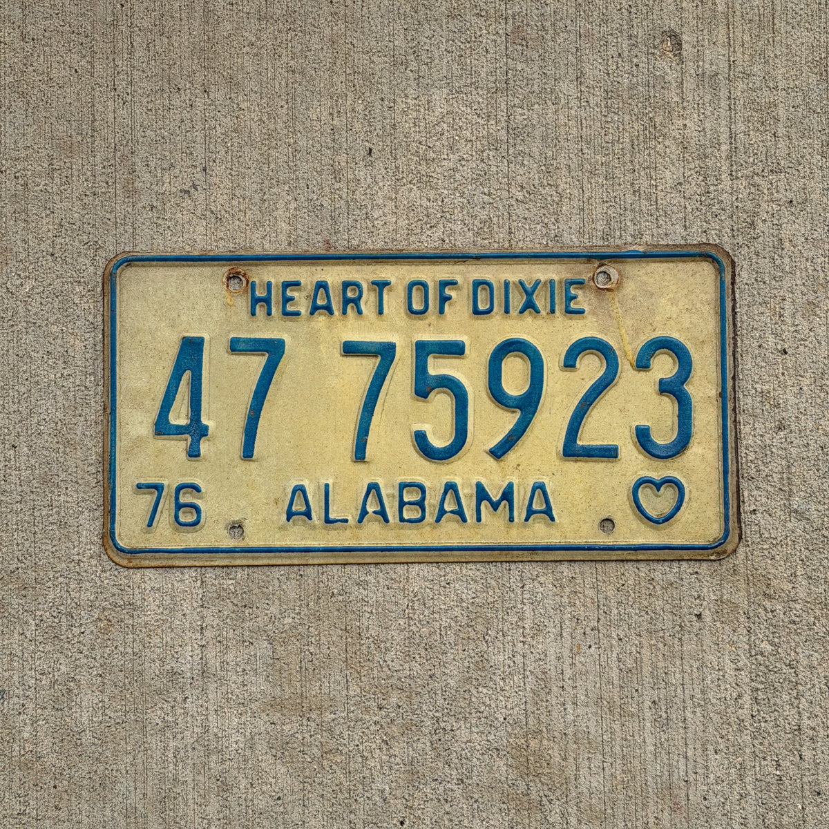 Photo of a 1976 Alabama License Plate Auto Tag Garage Decor Vintage 47 75923 with original patina