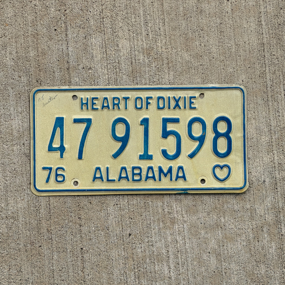Photo of a 1976 Alabama License Plate Auto Tag Garage Decor Vintage 47 91598 with original patina