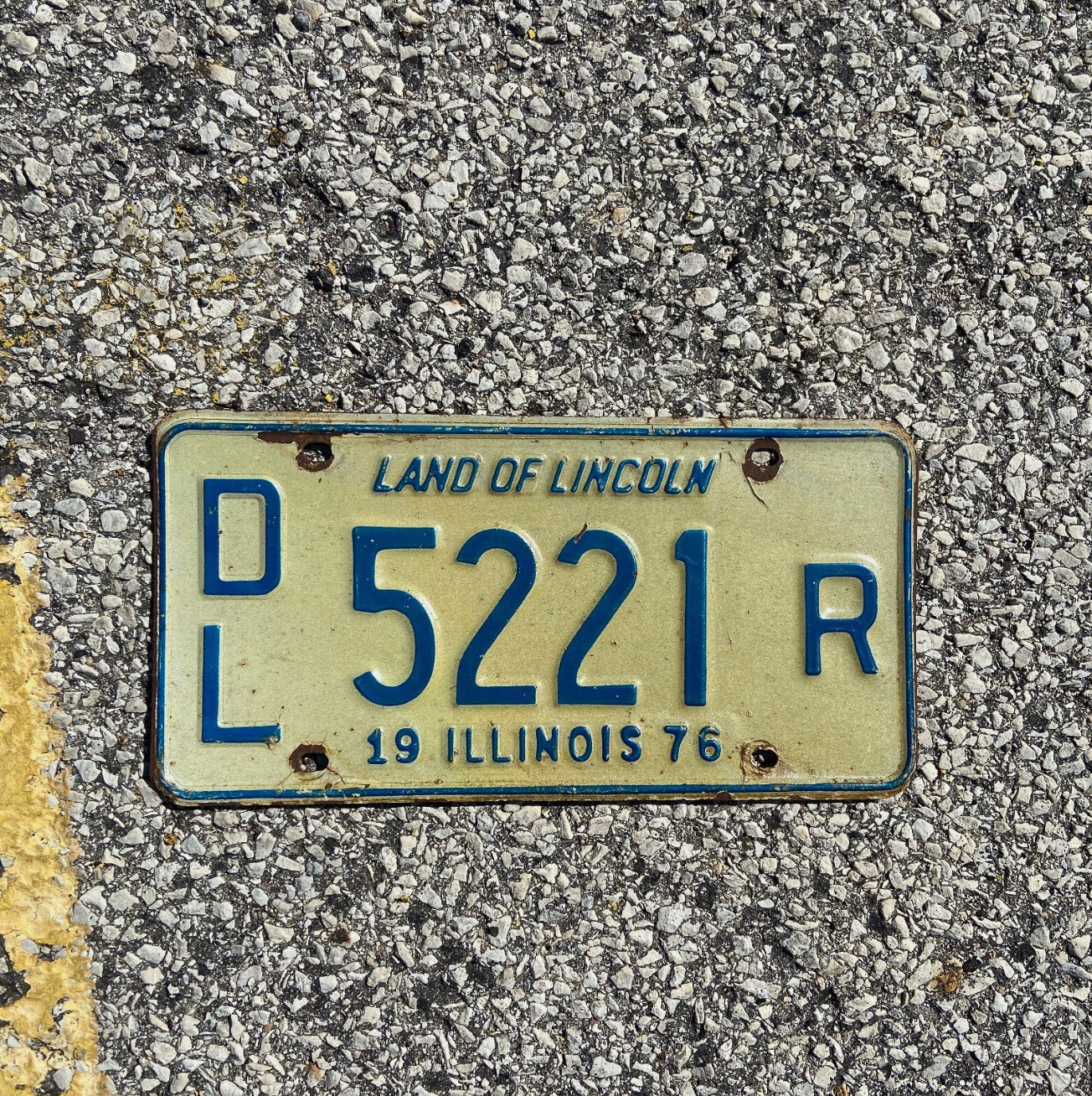 Photo of a 1976 Illinois Dealer License Plate Auto Tag Garage Decor Vintage DL 5221 R