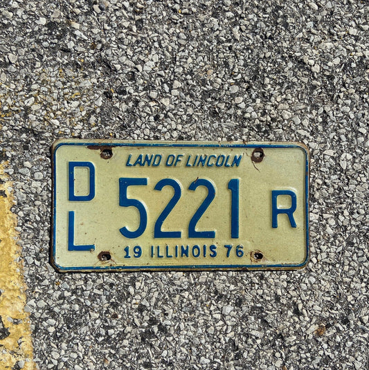 Photo of a 1976 Illinois Dealer License Plate Auto Tag Garage Decor Vintage DL 5221 R