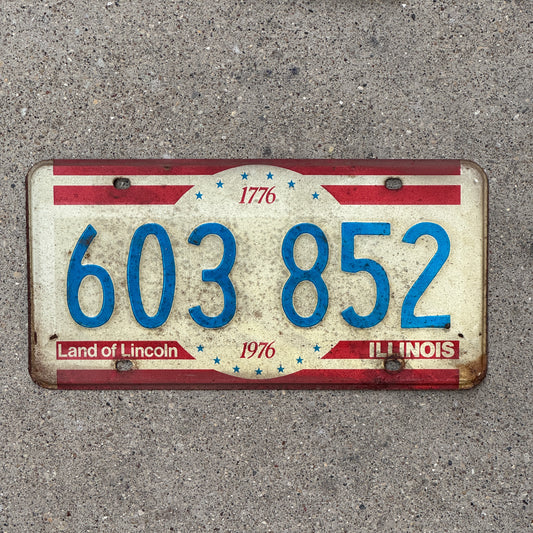 Photo of a 1976 Illinois License Plate Auto Tag Garage Decor Vintage Bicentennial 603 852 with original patina