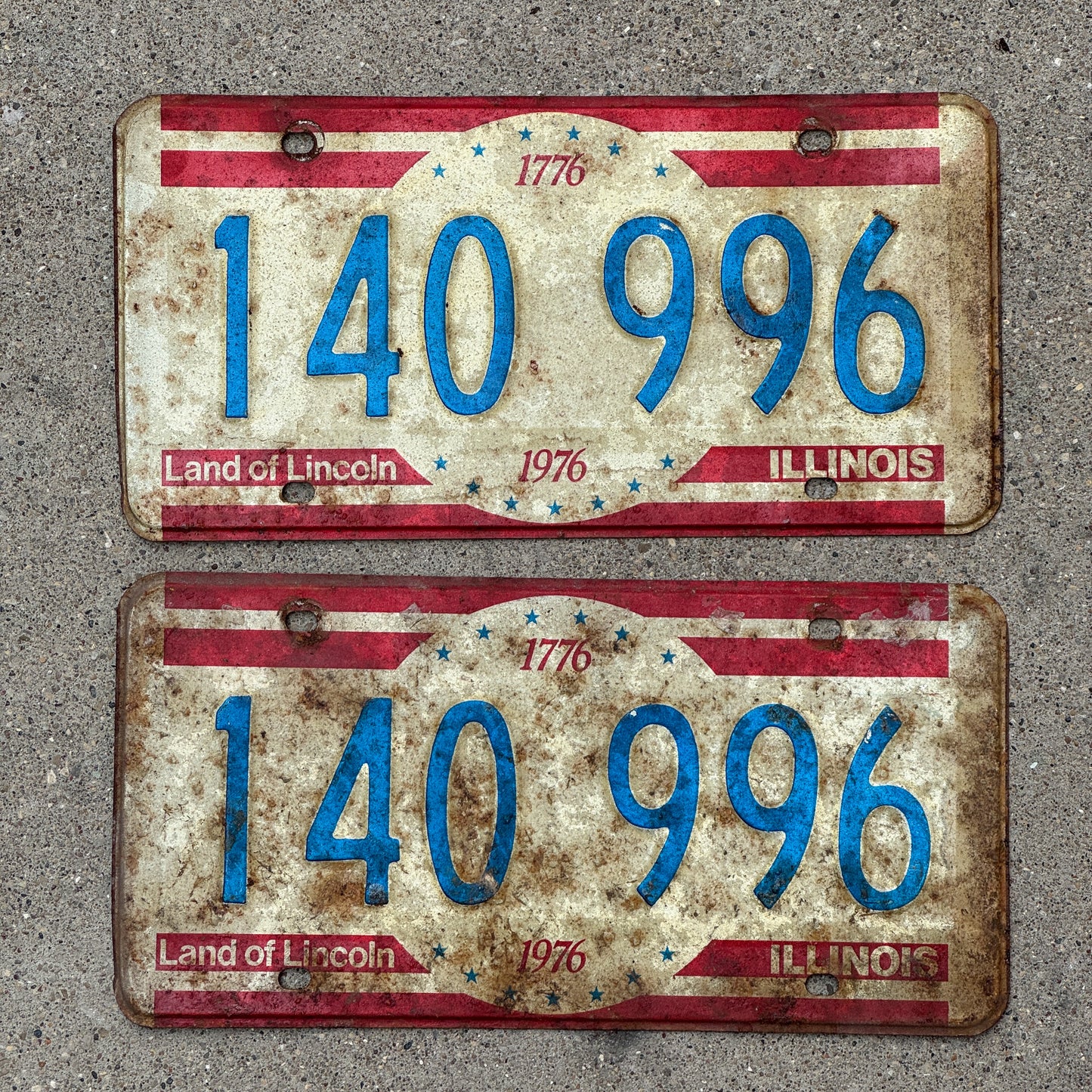 Photo of a 1976 Illinois License Plate Pair Auto Tag Garage Decor Vintage Bicentennial 140 996 with original patina