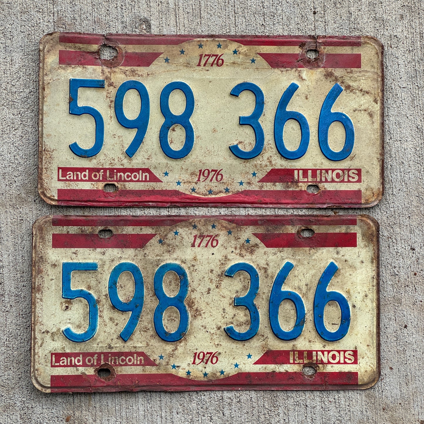 Photo of a 1976 Illinois License Plate Pair Auto Tag Garage Decor Vintage Bicentennial 598 366 with original patina