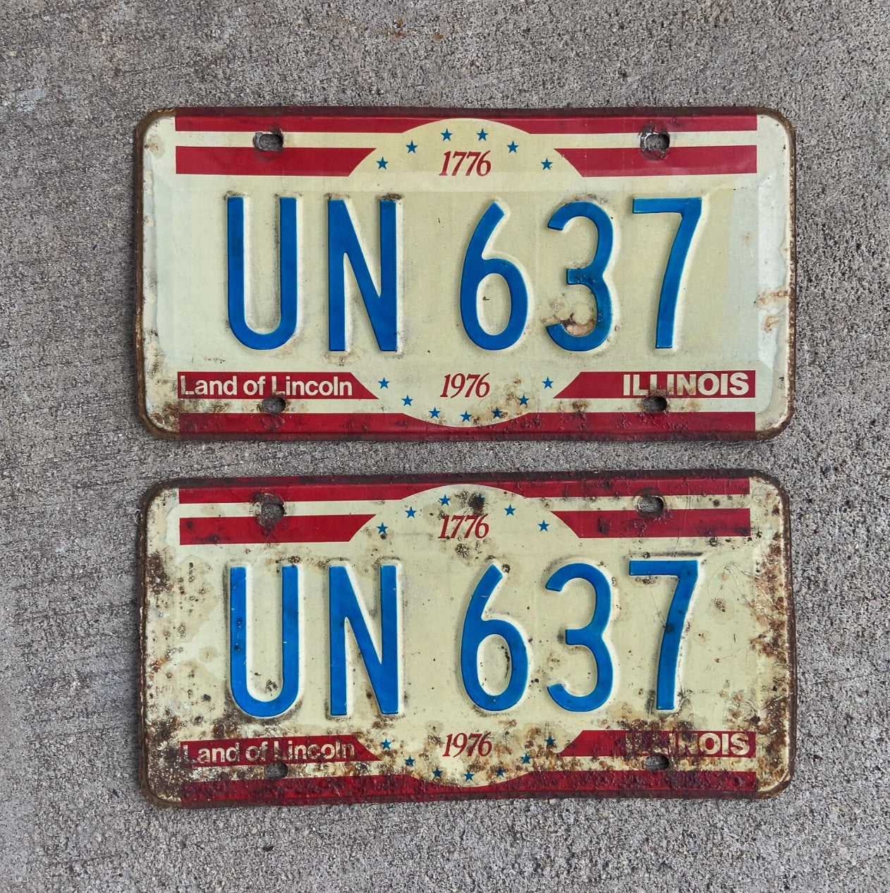 Photo of a 1976 Illinois License Plate Pair Auto Tag Garage Decor Vintage UN 637 with original patina