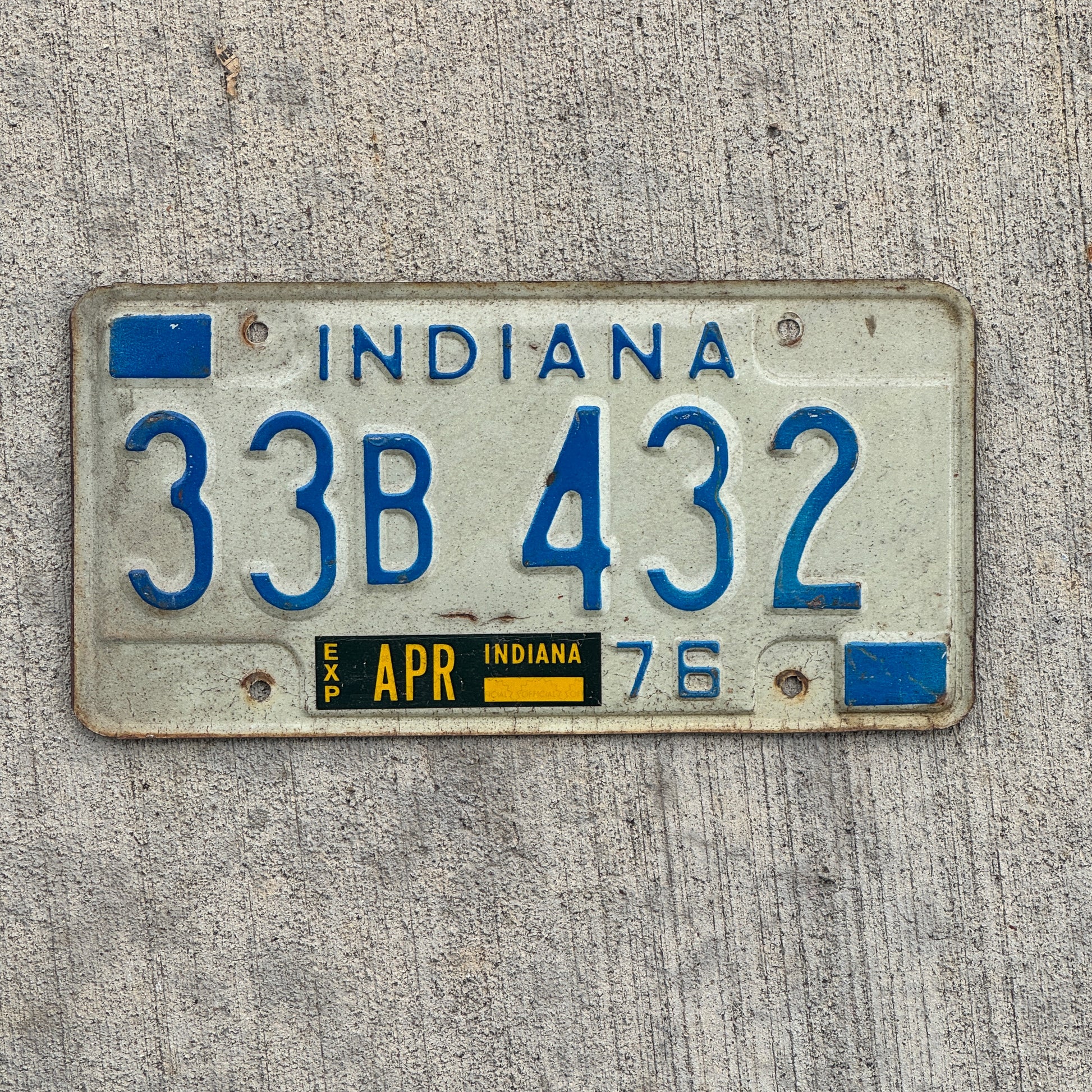 Photo of a 1976 Indiana License Plate Auto Tag Garage Decor Vintage 33 B 432 with original patina