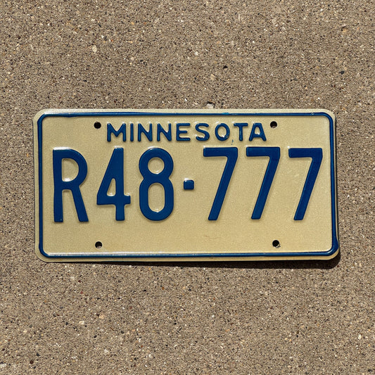 Photo of a 1976 Minnesota RV License Plate Auto Tag 1 Garage Decor Repeat Repeating R 48 777