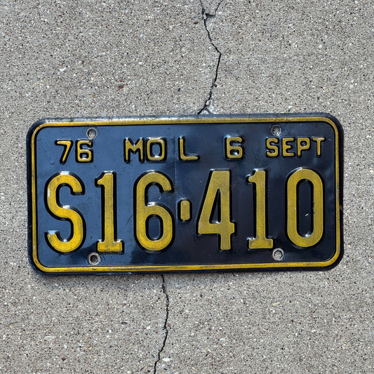 Photo of a 1976 Missouri Truck License Plate Auto Tag Garage Decor Vintage S16 410