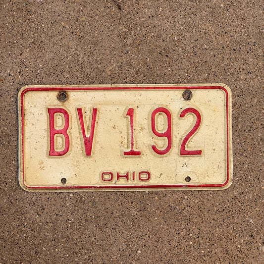 Photo of a 1976 Ohio License Plate Auto Tag Garage Decor Vintage BV 192 with original patina
