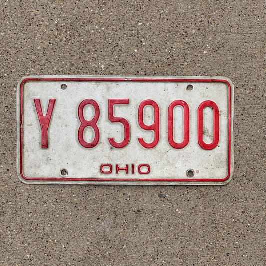 Photo of a 1976 Ohio License Plate Auto Tag Garage Decor Vintage Y 85900 with original patina