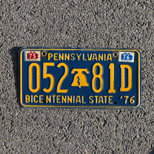 Photo of a 1976 Pennsylvania License Plate Auto Tag Garage Decor Vintage Liberty Bell 052 81D