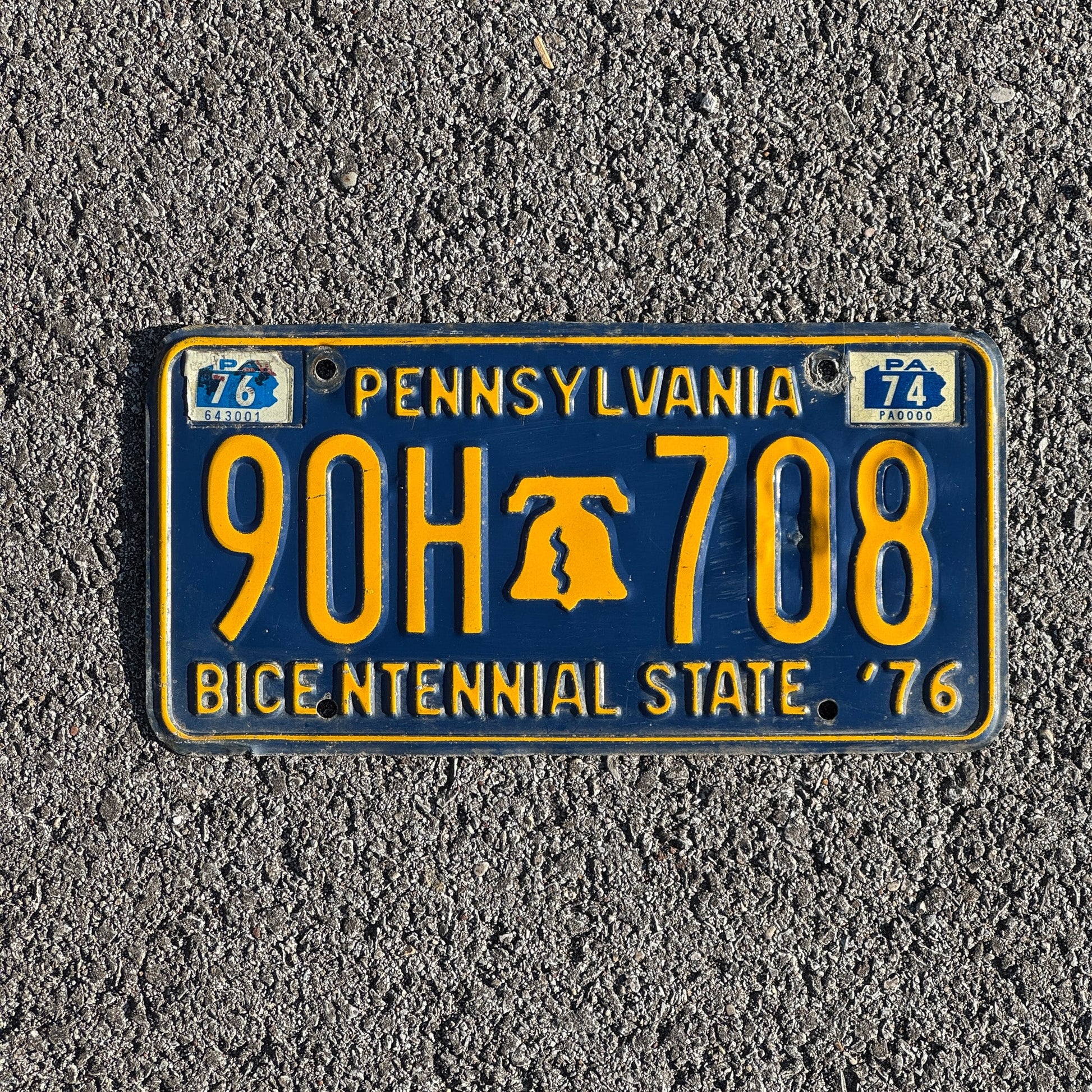 Photo of a 1976 Pennsylvania License Plate Auto Tag Garage Decor Vintage Liberty Bell 90H 708