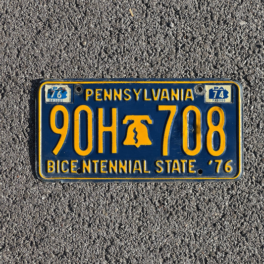 Photo of a 1976 Pennsylvania License Plate Auto Tag Garage Decor Vintage Liberty Bell 90H 708