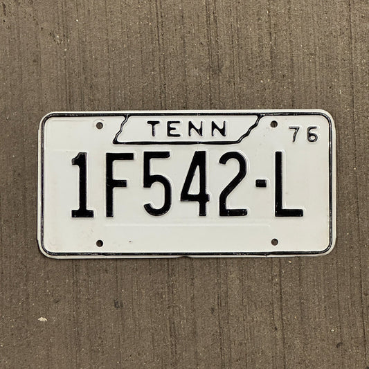 Photo of a 1976 Tennessee License Plate Auto Tag Garage Decor Vintage 1F 542 L