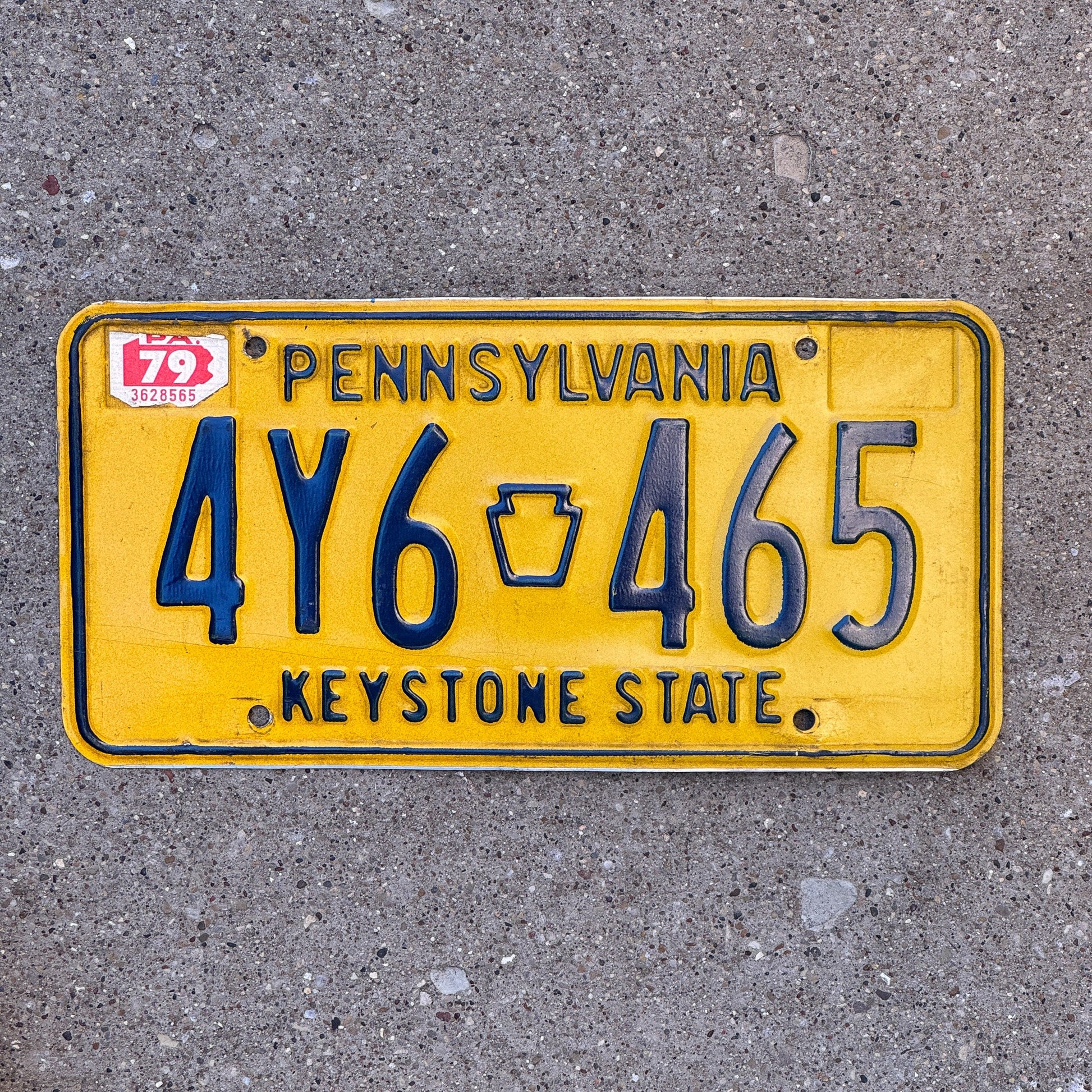 Photo of a 1977 1979 Pennsylvania License Plate Auto Tag Garage Decor Vintage 4Y6 465 with original patina