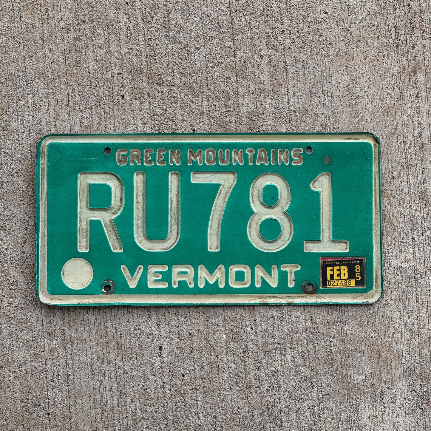 Photo of a 1977 1985 Vermont License Plate Auto Tag Garage Decor Vintage RU 781 with original patina