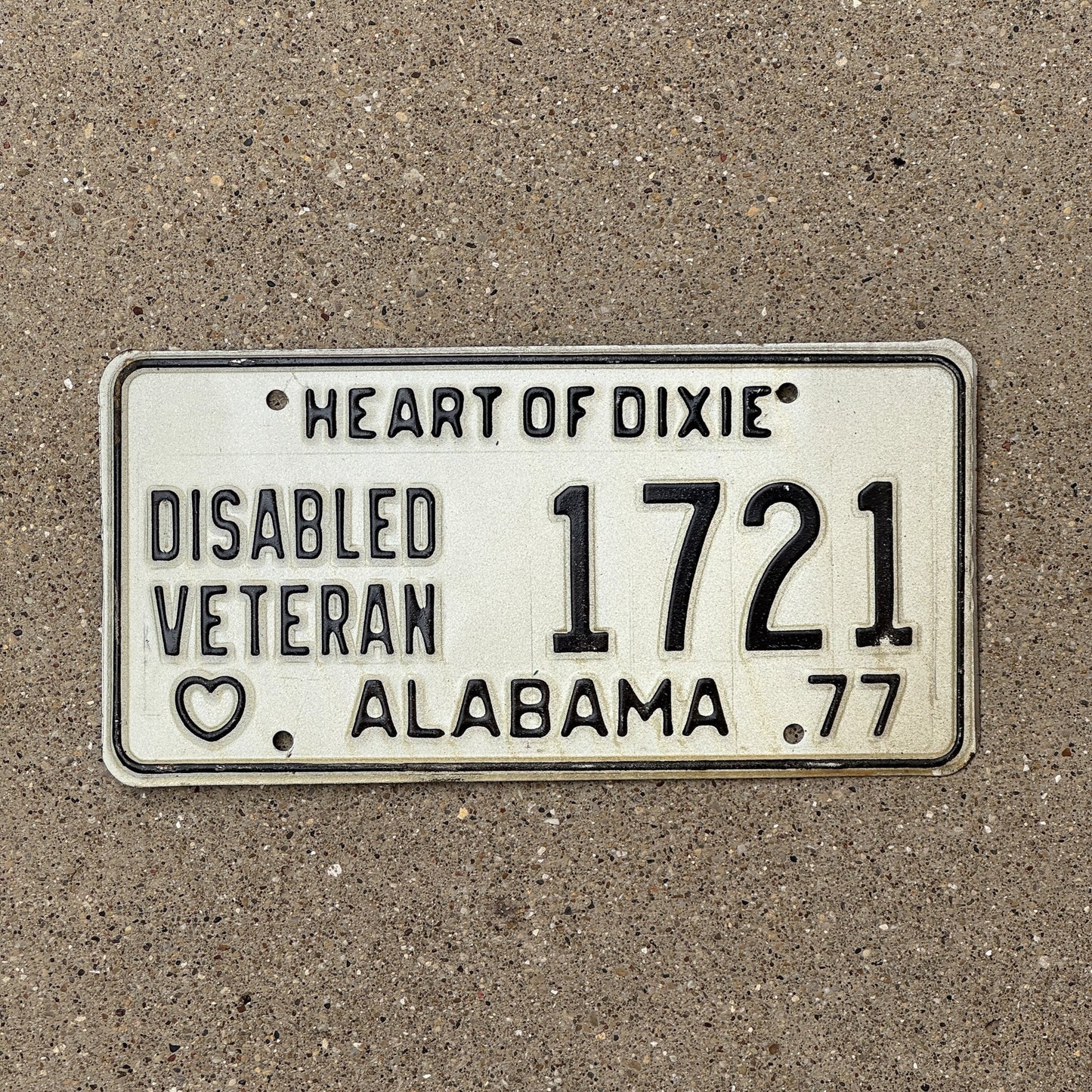 Photo of a 1977 Alabama Disabled Veteran License Plate Auto Tag Garage Decor Vintage 1721