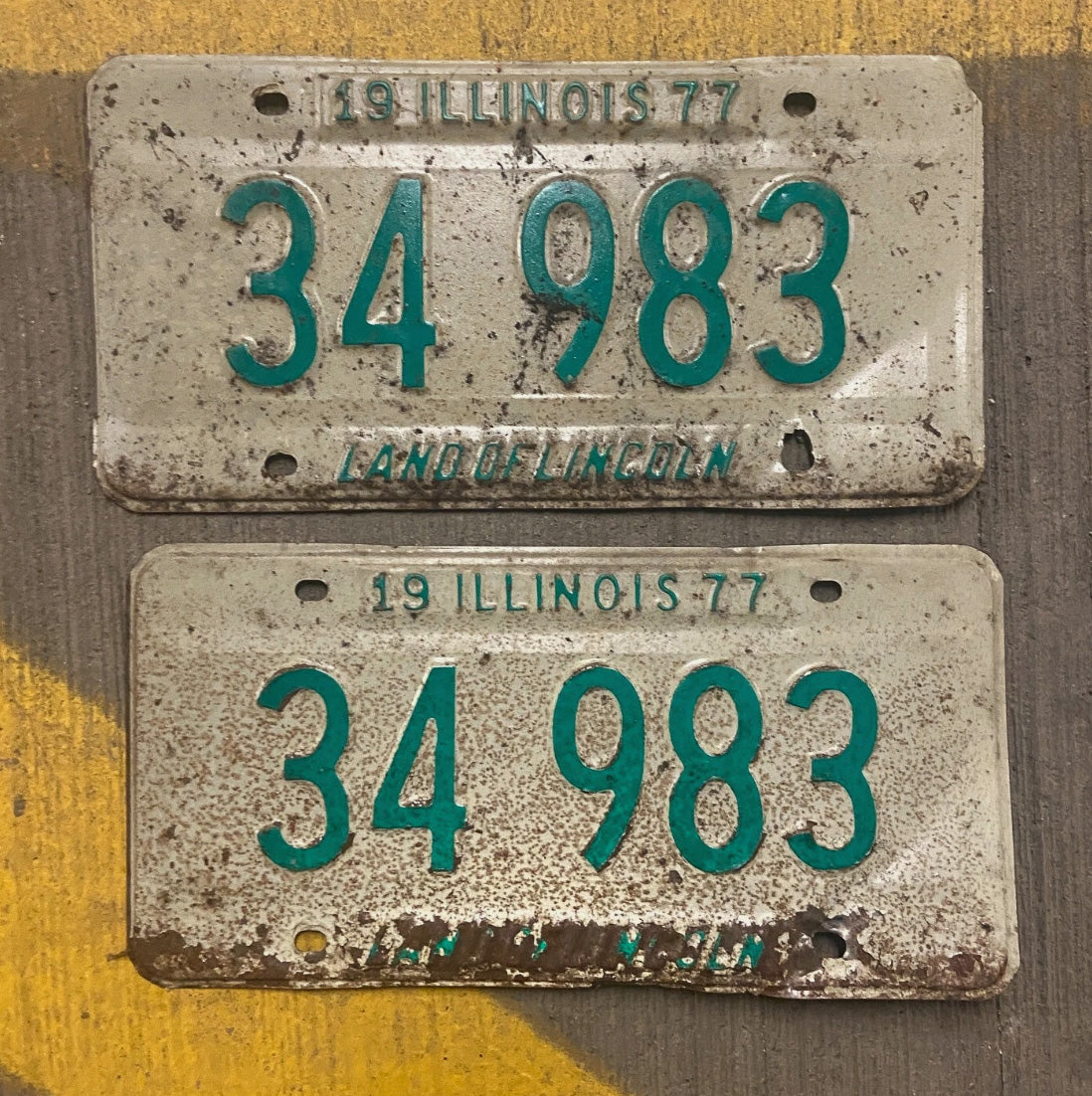Photo of a 1977 Illinois License Plate Auto Tag Garage Decor Vintage 34 983